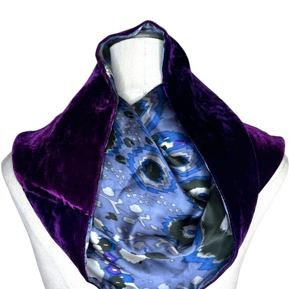 Kevin O’ Brien Studio Printed Silk Velvet Infinity Scarf - Picture 4 of 5